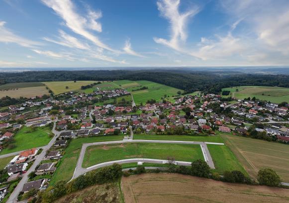 Frontal-Ansicht von oben Bauplätze in Haag Schönbrunn im Rhein-Neckar-Kreis Odenwald